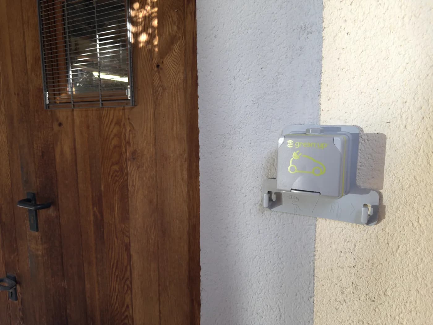 Wallbox murale pour véhicule électrique à domicile